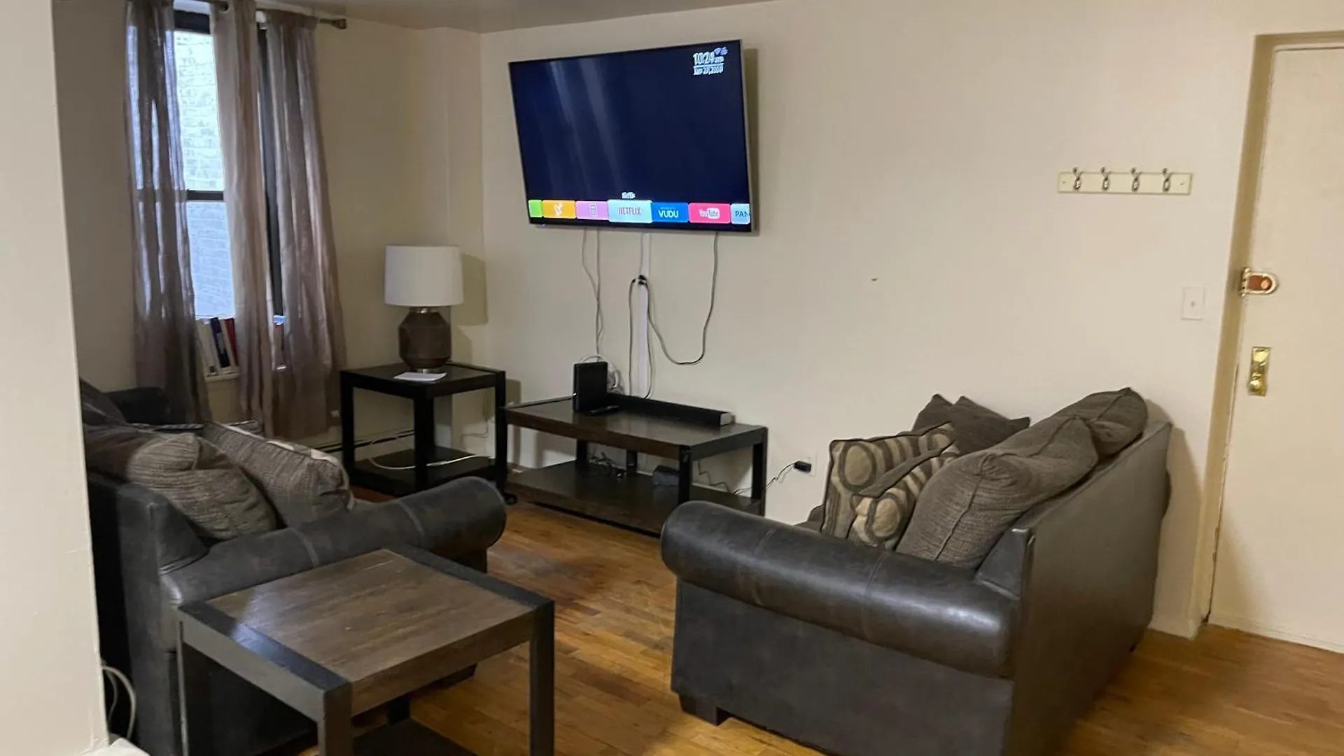 One Bedroom By Month Next To Bronx Zoo New York Apartman