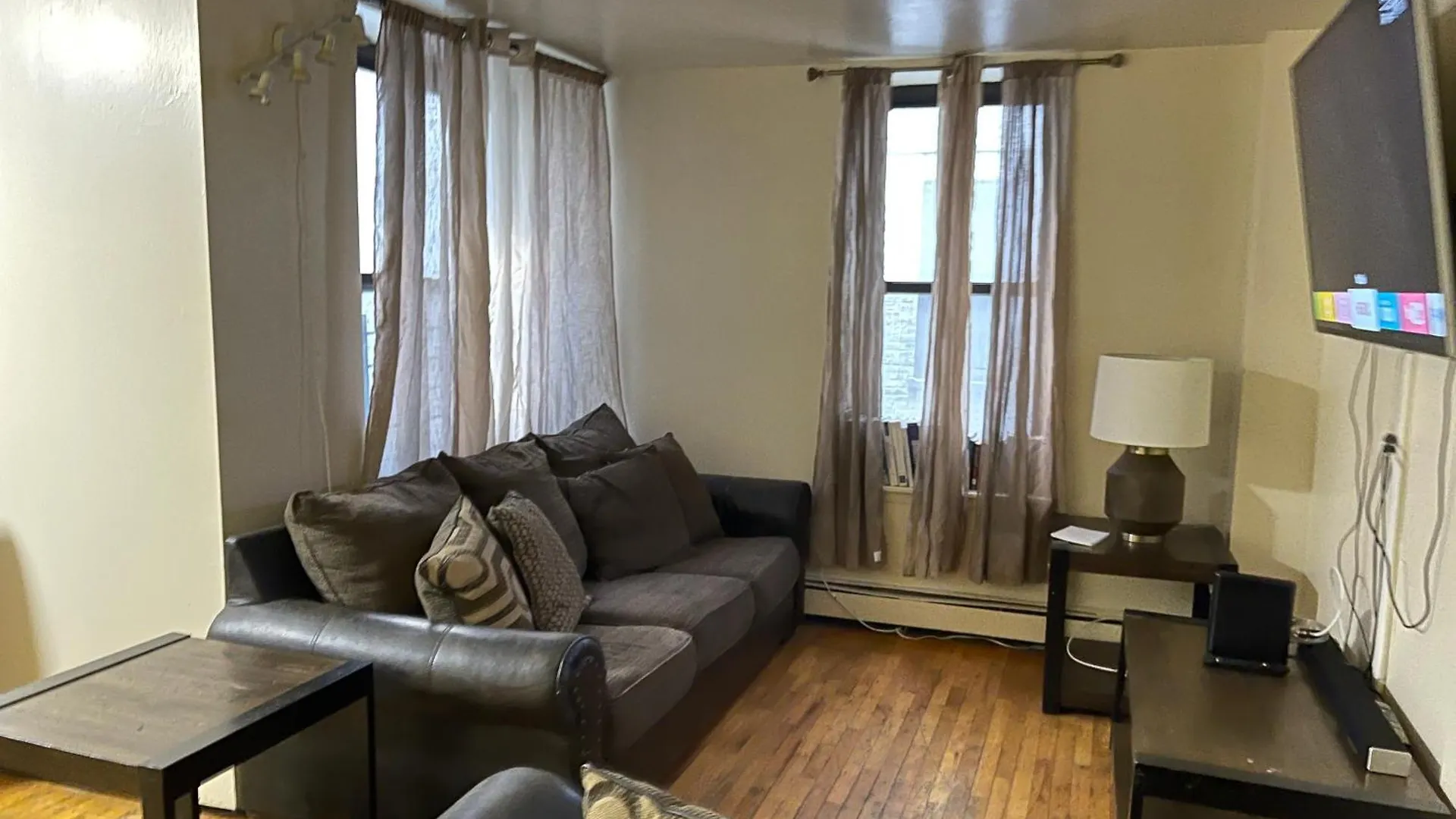 One Bedroom By Month Next To Bronx Zoo New York