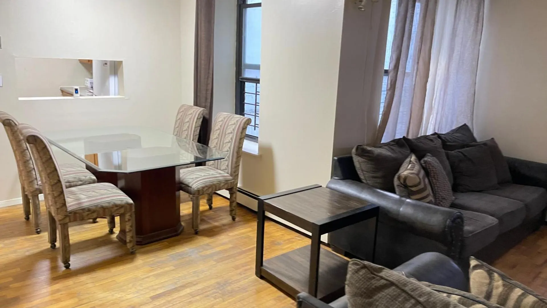 One Bedroom By Month Next To Bronx Zoo New York Amerikai Egyesült Államok