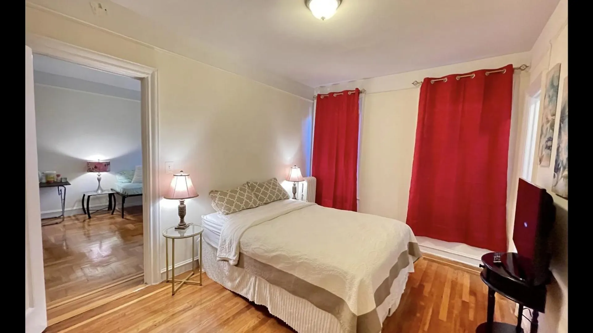 One Bedroom By Month Next To Bronx Zoo New York Amerikai Egyesült Államok